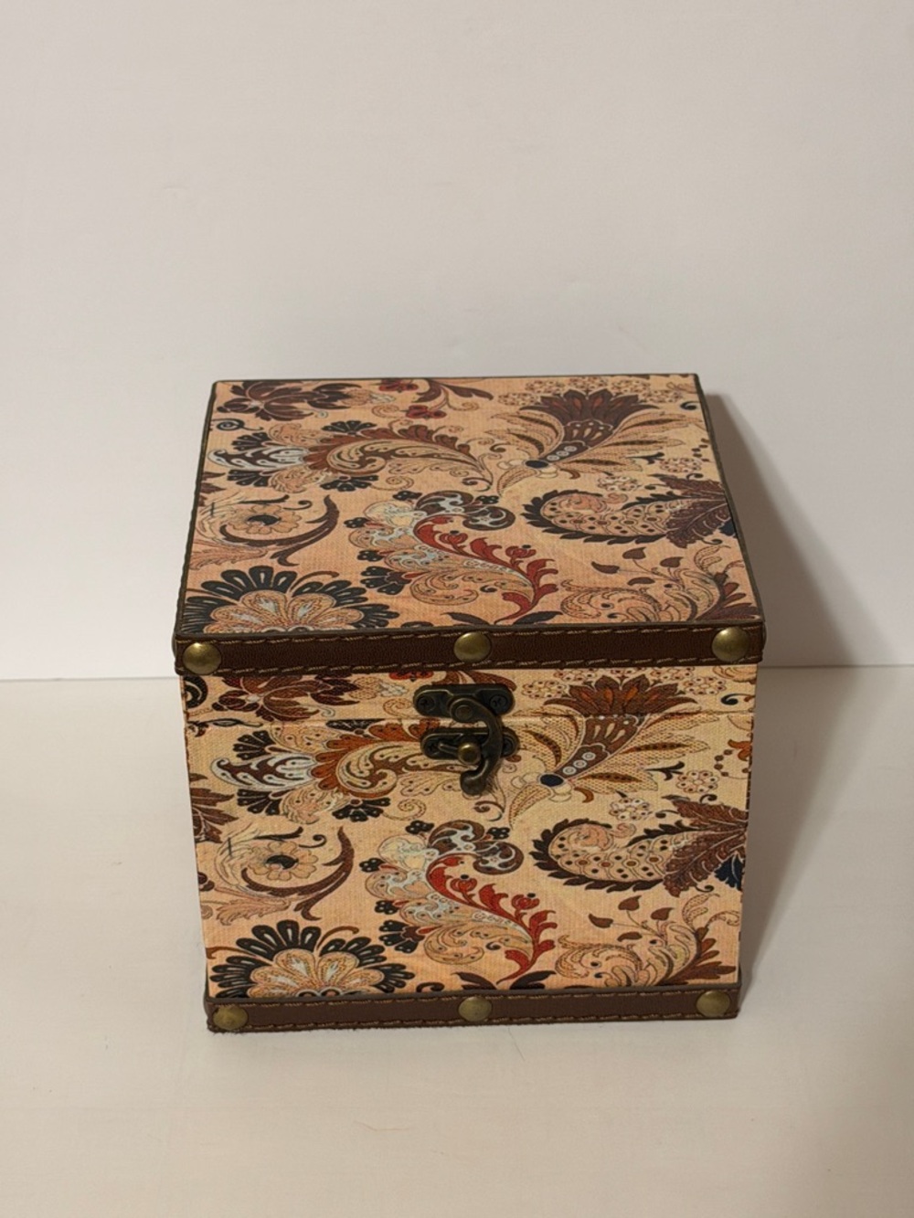 Decorative Paisley Floral Pattern Trinket Jewelry Box. 6.5”x6.5”x6”